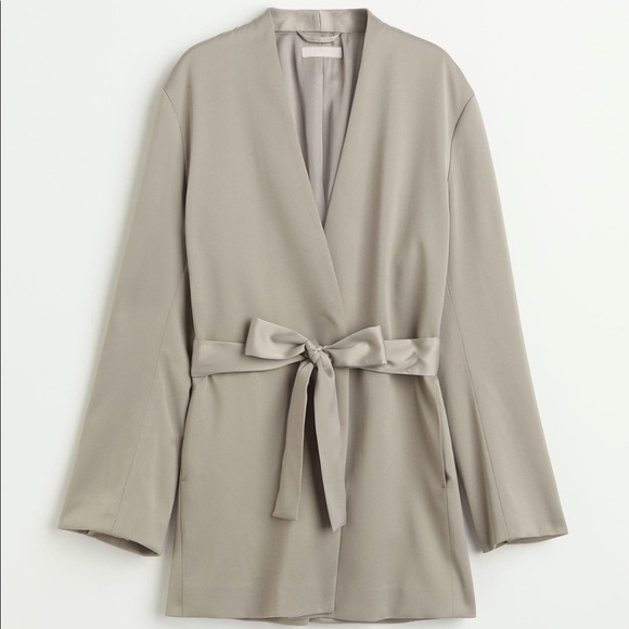 NWT silver gray satin robe style blazer w/ belt size M - Picture 6 of 8